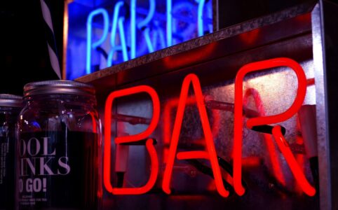 Bar_Club_by_Michel_Oeler